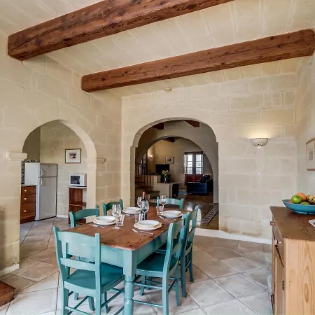 Dar Ta' Vitorin - 3 Bedroom With Private Pool